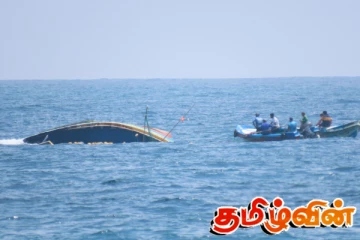 கல்முனையில் கடலில் மூழ்கிய படகு