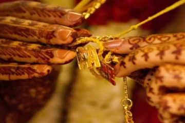 பெண்கள் கோபத்தில் தாலியை கழற்றி எறிவது தீமையா? கட்டாயம் தெரிஞ்சிக்கோங்க