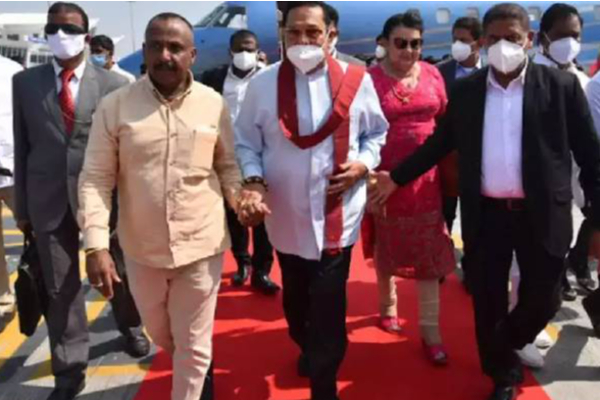 இந்தியா பயணித்த இலங்கை பிரதமர் | Traveled To India On Personal Visit