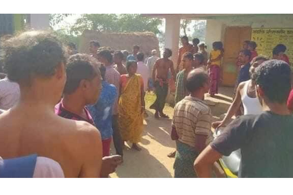 பாடசாலை மதிய உணவில் கிடந்த பாம்பு- ஆபத்தான நிலையில் மாணவன் | The Snake In The School Lunch