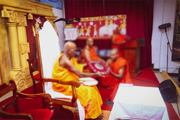 மக்களினால் நிராகரிக்கப்பட்ட தலைவர்கள் விலக வேண்டும்: அஸ்கிரி மற்றும் மல்வத்து பீடாதிபதிகள் | Malwathu And Asgiri Mahanayake Theras Gotabaya