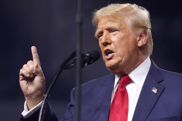 அமைதிப் பேச்சுவார்த்தை உண்மையில் சாத்தியமா? ட்ரம்ப் சொல்வது இதுதான் | God Will Bless America President Trump அமைதிப் பேச்சுவார்த்தை உண்மையில் சாத்தியமா? ட்ரம்ப் சொல்வது இதுதான் | God Will Bless America President Trump