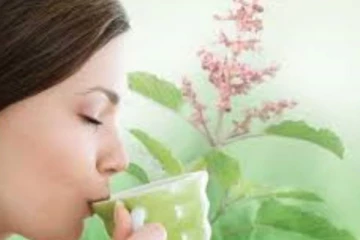 சரும நோய்கள் குணமாக துளசி இலை நீரை இப்படி பருகுங்கள்