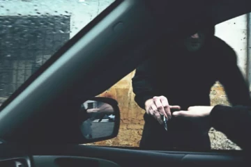 ராணுவ வீரர்கள் இருவர் செய்த மோசமான குற்றம்: பொலிசாரிடம் சிக்கியதும் ஒருவர் செய்த செயல்