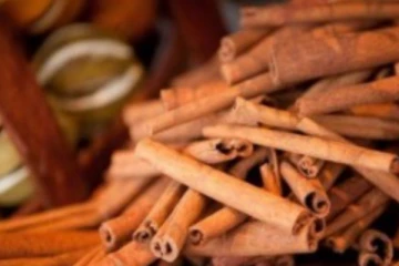 இலவங்கப்பட்டை நல்லது மட்டுமே கொடுக்கும்னு நினைச்சீங்களா? இவ்ளோ பக்கவிளைவு இருக்கு?