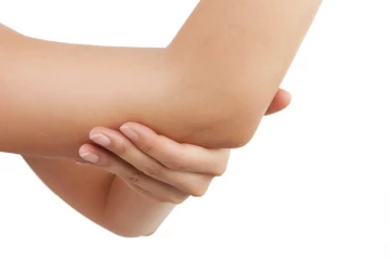 முழங்கை ரொம்ப கருப்பா இருக்கா? கவலையை விடுங்க.. இதோ சூப்பரான டிப்ஸ்