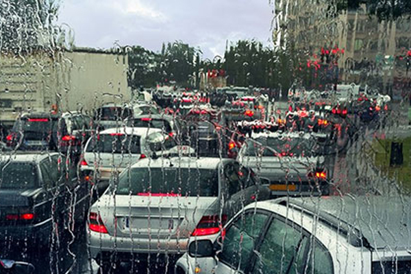 கண்டி வீதியில் போக்குவரத்து முற்றாக முடக்கம் | Traffic Standstill On Kandy Road