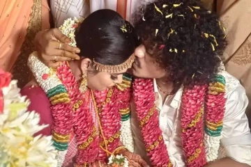 தாலி கட்டிய கையோடு புகழ் புது மனைவிக்கு அன்பு முத்தம்! திடீரென்று டிரெண்டாகும் புகழ் திருமண புகைப்படம்