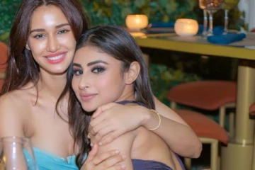 33வது பிறந்தநாள்!! தோழியுடன் என்ஞாய் பண்ணும் நடிகை திஷா பதானி..