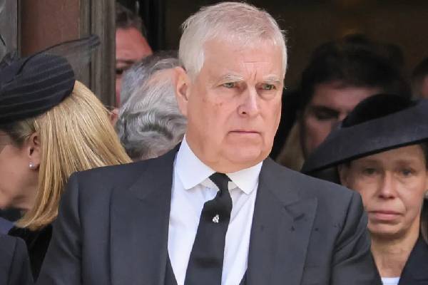 பட்டங்கள், பதவிகள் பறிக்கப்பட்டும்... சகோதரரைக் கைவிடாத சார்லஸ் மன்னர் | Andrew Payout Annual Stipend From King