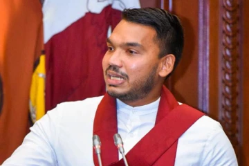 අත්අඩංගුවට ගන්න ඒවා විමර්ශන ගැන අනාවැකි කියන්න පාර්ලිමෙන්තුවට එන්න එපා.. අපි පැනලා යන්නෙ නැහැ ජනතාව ඉල්ලන විසඳුම් දෙන්න - නාමල්