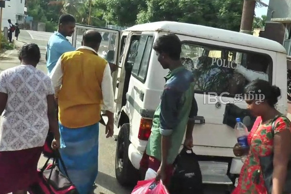 வெள்ளை வானில் குழந்தைகளை கடத்தி கண், சிறுநீரகம் திருட்டு - இலங்கைத் தமிழர் பரப்பு பேட்டி | White Colour Van Kidney Tamil Naadu Rameswaram