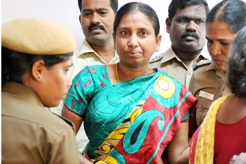 நளினிக்கு எதிராக காங்கிரஸ் பிரமுகர் சார்பில் உயர்நீதிமன்றத்தில் மனுத்தாக்கல்