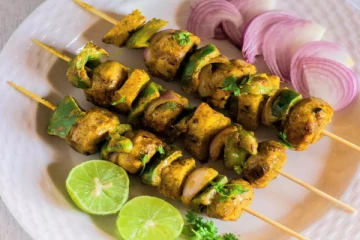 குழந்தைகள் விரும்பி உண்ணும் காளான் டிக்கா: எப்படி செய்வது?