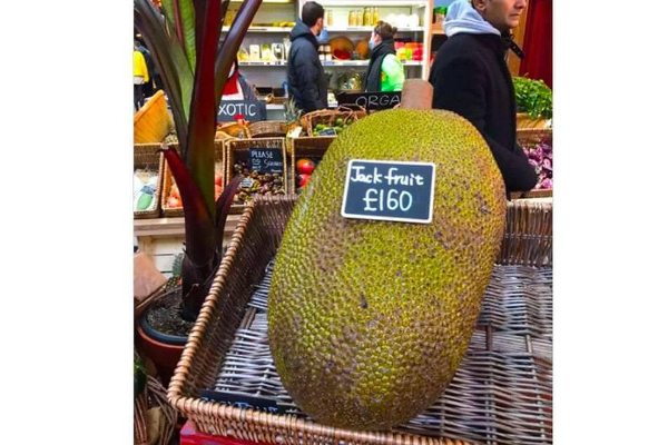 பிரித்தானியாவில் ஒரு பலாப்பழத்தின் விலை இவ்வளவா? வியப்படைந்த நபர் | United Kingdom Borough Market Jackfruit Price