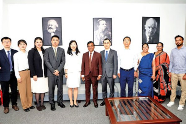 ஜே.வி.பி தலைமையகம் சென்ற சீன குழுவினரை வரவேற்காமல் தவிர்த்த ரில்வின் சில்வா | Tilvin Did Not Come Welcome The China Delegation ஜே.வி.பி தலைமையகம் சென்ற சீன குழுவினரை வரவேற்காமல் தவிர்த்த ரில்வின் சில்வா | Tilvin Did Not Come Welcome The China Delegation