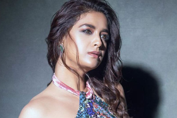 மேக்கப் போடும் வீடியோவை வெளியிட்ட நடிகை கீர்த்தி சுரேஷ்.. இதோ பாருங்க | Keerthy Suresh Makeup Video