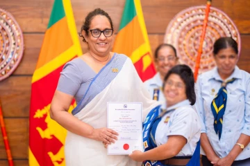 මේ විශ්වවිද්‍යාල සිසුන්ට පළමු අදියර යටතේ රුපියල් ලක්ෂයක් බැගින් වූ විශේෂ දීමනාවක් - සැමට සම තැන දෙන බවට අගමැතිගෙන් ප්‍රකාශයක්