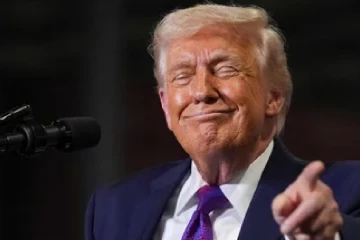 ට්‍රම්ප් යුද්ධය ජය ගනී? - සාක්ෂියක් වශයෙන් ඉරාන වැසියන්ගෙන් ට්‍රම්ප්ට තෑග්ගක්[VIDEO]