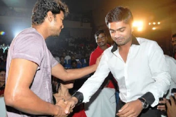 விஜய்யின் ஹிட்டான பாடலுக்கு நடனமாடி தெறிக்க விட்ட சிம்பு.... எப்போது தெரியுமா? யாரும்  பார்த்திராத அரிய காட்சி