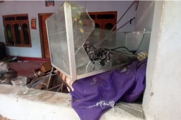 யாழ் - சங்கானையில் வாள்வெட்டுக் கும்பல் அட்டகாசம்