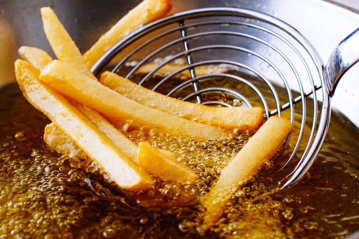 உங்கள் ஆயுளை பாதியாக குறைக்கும் உணவுகள் எது தெரியுமா? | Do You Know Which Foods Can Cut Your Life In Half