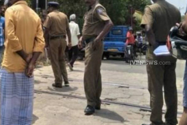 யாழில் பரபரப்பை ஏற்படுத்திய சம்பவம்: தனது மனைவியை கடத்திய கணவன்! | Jaffna Vadamarachchi Husband Kidnap Wife