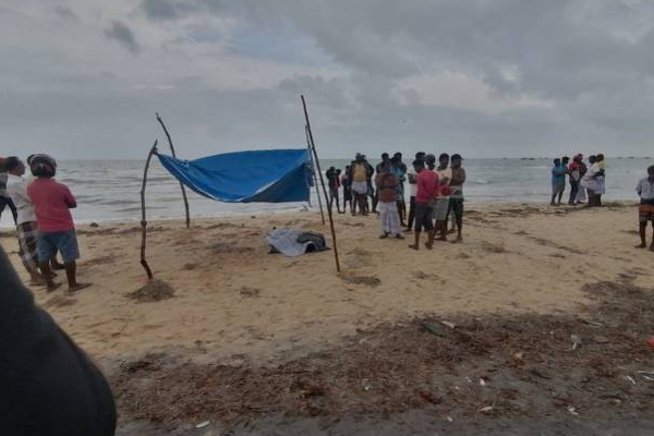மன்னார் கடற்கரையில் காலை சடலமாக மீட்கப்பட்ட மீனவர்! | Fisherman Found Dead On Mannar Pesalai Beach