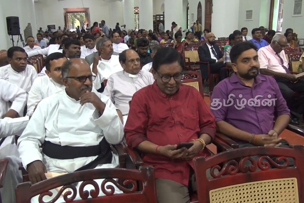 சமூகப் பணிக்காக என்னை அர்ப்பணிப்பேன்: யாழ்.ஆதீனத்தின் புதிய பேராயர் (Photos) | Srilanka Crisis Political Situation Rajapaksa