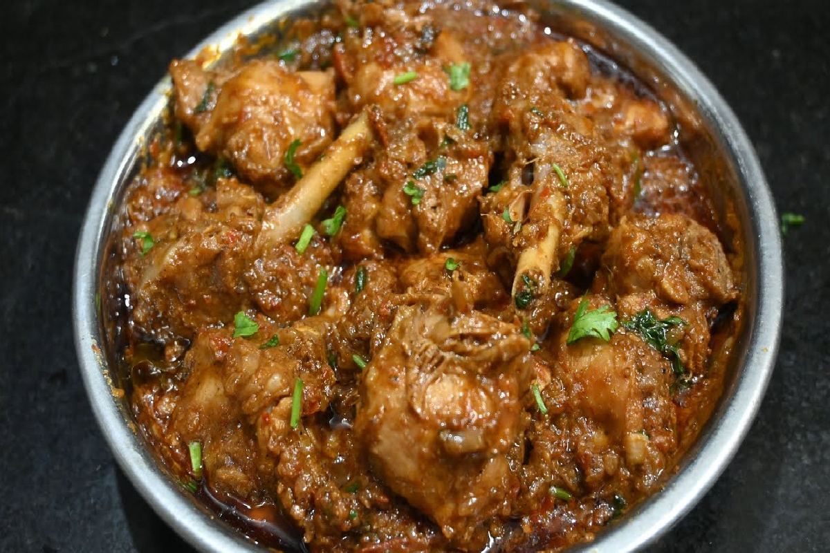 காரம் பிடித்தவர்களுக்கு சூப்பர் டிஷ் - காரசாரமான ஆந்திரா சிக்கன் கிரேவி | Spicy Andhra Chicken Gravy Recipe Details காரம் பிடித்தவர்களுக்கு சூப்பர் டிஷ் - காரசாரமான ஆந்திரா சிக்கன் கிரேவி | Spicy Andhra Chicken Gravy Recipe Details