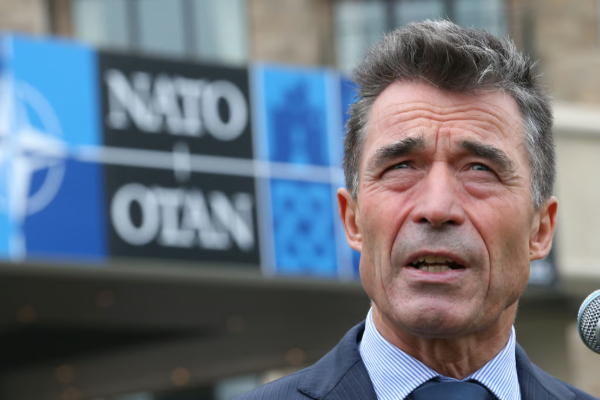 நேட்டோவை மூழ்கடிக்க போகும் கிரீன்லாந்து பனிப்பாறை! | Greenland Iceberg Is Going To Sink Nato