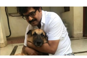 நடிகர் விவேக்கிற்காக சாப்பிடாமல் காத்திருக்கும் நாய்! நெஞ்சை உருக்கும் சம்பவம்