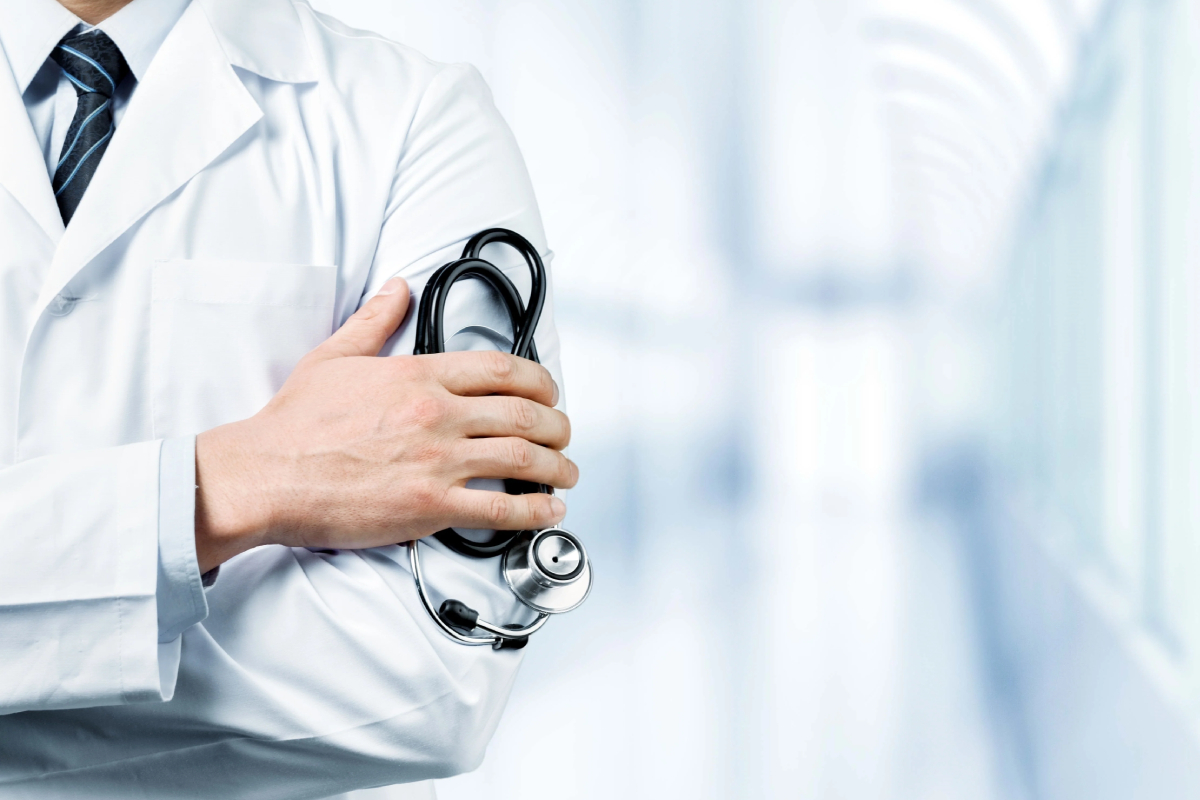 நாட்டை விட்டு வெளியேறும் ஆயிரக்கணக்கான வைத்தியர்கள்! | More Than A Thousand Doctors Left Sri Lanka