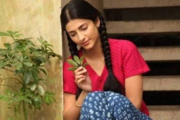 தனுஷின் 3 படத்தில் ஸ்ருதிஹாசனுக்கு பதில் முதலில் நடிக்க இருந்தது இந்த நடிகையா?... நல்ல சாய்ஸ் தான்