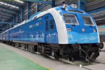 දුම් නැති දුම්රිය යුගයකට ඉන්දියාව සැරසෙයි - පළමු හයිඩ්‍රජන් දුම්රිය ධාවනයට සියල්ල සූදානම්
