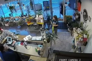 தன்னைக் கடத்த முயன்ற பெண்ணிடமிருந்து சமயோகிதமாக செயல்பட்டுத் தப்பிய சிறுவன்...