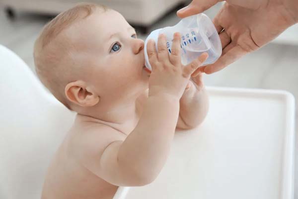 பிறந்த குழந்தைக்கு கிரேப் வாட்டர், வசம்பு என கை வைத்தியம் செய்றீங்களா? மிகப்பெரிய ஆபத்தாம் | Don T Miss Out On Giving All This Newborn Baby