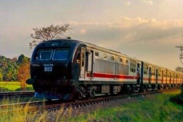 இலங்கையில் திடீரென தாமதமான அனைத்து ரயில் சேவைகள்!