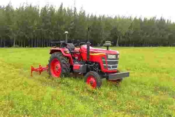 மூன்று வயது குழந்தைக்கு  எமனான டிராக்டர்!