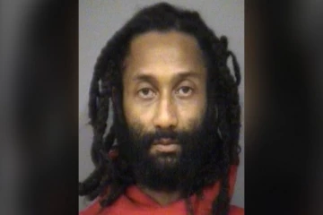 கனடாவில் பெண்களை தகாத  தொழிலில் ஈடுபடுத்திய இருவர் கைது