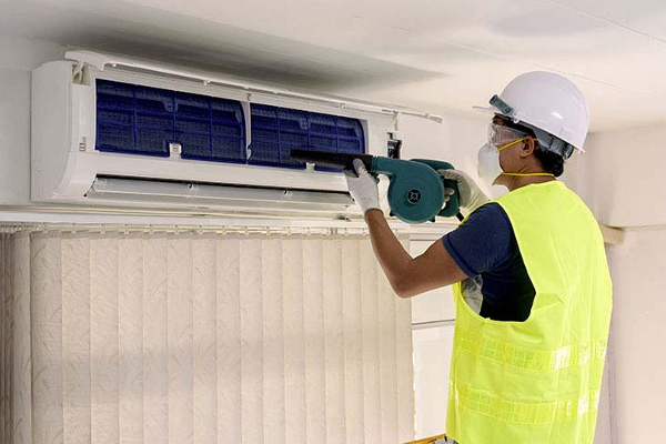 ஏசி-யிலிருந்து இறந்து கீழே விழுந்த எலி: பழுது பார்க்க முயன்றவர் பரிதாப பலி! ஏசி வைத்திருப்பவர்களே ஜாக்கிரதை | Ac Rat Death Snake Bite Man Death Ac Maintenance