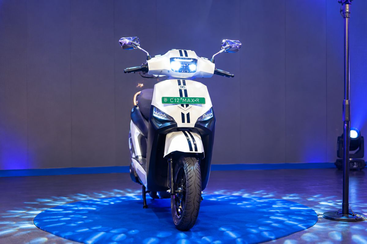 BGauss-C12-MaxR-EV-Scooter-Launched BGauss-C12-MaxR-EV-Scooter-Launched