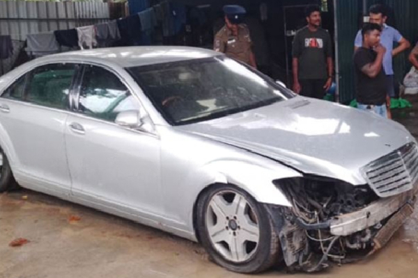 கைவிடப்பட்டிருந்த நிலையில் குண்டு துளைக்காத கார் மீட்பு | Bulletproof Car Recovered From Abandoned Location