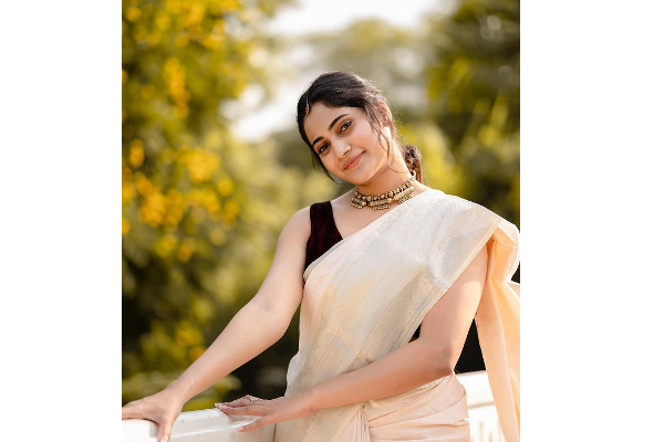 முகப்பருக்களால் கவலையா? லாஸ்லியா கொடுத்த ஈஸி டிப்ஸ்! | The Reason Why Laslia S Acne Disappears