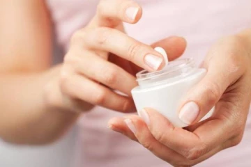 வெண்மையாக்கும் கிரிமில் போதைபொருள் ; பெண் ஒருவர் கைது