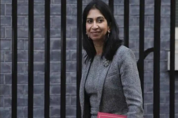 பிரித்தானிய உள்துறை மந்திரி பதவியில் இருந்து விலகிய இந்திய வம்சாவளி பெண்!