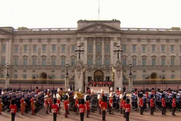40 முடியரசர்கள் வாழ்ந்த கோட்டைக்கு எடுத்துச்செல்லப்படும் மகாராணி இரண்டாம் எலிசபெத்தின் பூதவுடல் (Video)