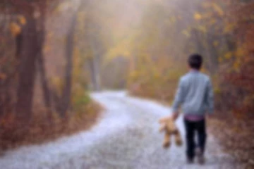 கணவன் இறந்த நிலையில் மகனை வீட்டைவிட்டு அடித்து விரட்டிய தாய்:  யாழில் இடம்பெற்ற சம்பவம்