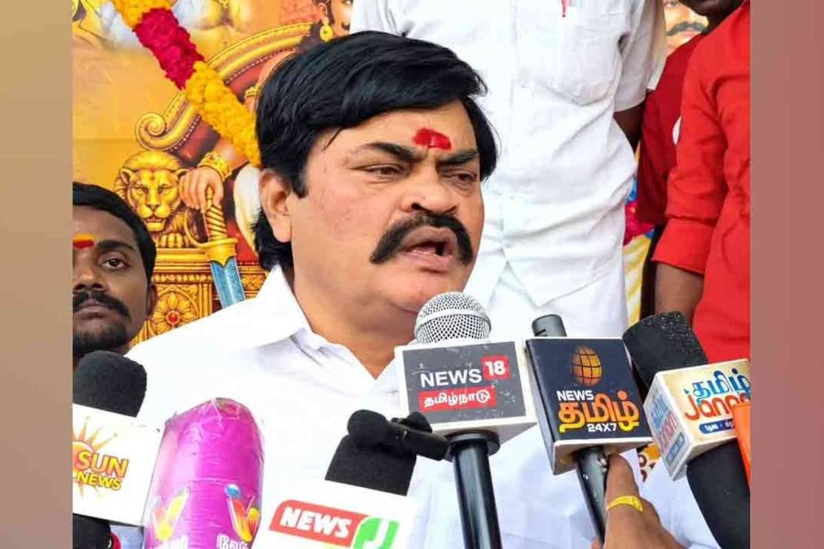 நடிகர் தனுஷ் கட்சி ஆரம்பிப்பது உறுதி - முன்னாள் அமைச்சர் ராஜேந்திர பாலாஜி திட்டவட்டம் | Rajendra Balaji Says Dhanush Will Start Party Sure நடிகர் தனுஷ் கட்சி ஆரம்பிப்பது உறுதி - முன்னாள் அமைச்சர் ராஜேந்திர பாலாஜி திட்டவட்டம் | Rajendra Balaji Says Dhanush Will Start Party Sure