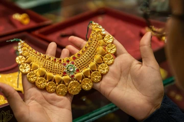 யாழில் வீட்டிற்குள் புகுந்தவர் 38 பவுண் நகைகளை கொள்ளையடித்து சம்பவம்